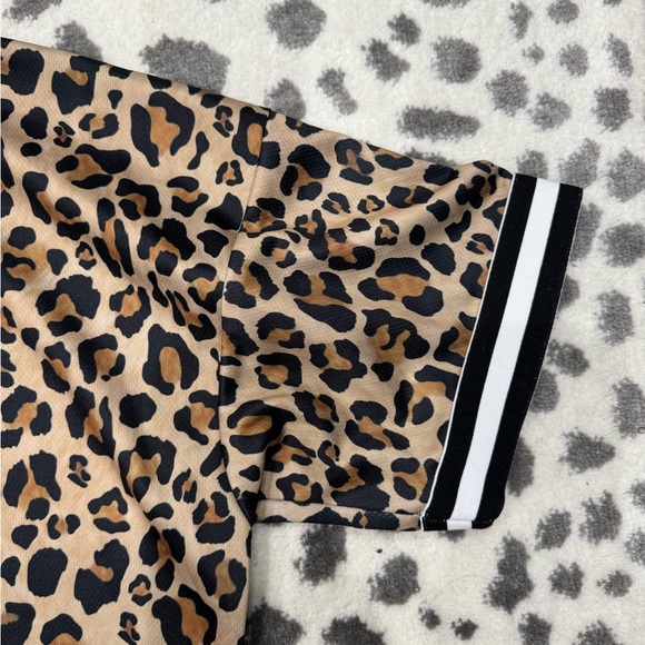 Men’s Fashion Nova Cheetah Print Tshirt - Size Large - Picture 2 of 4